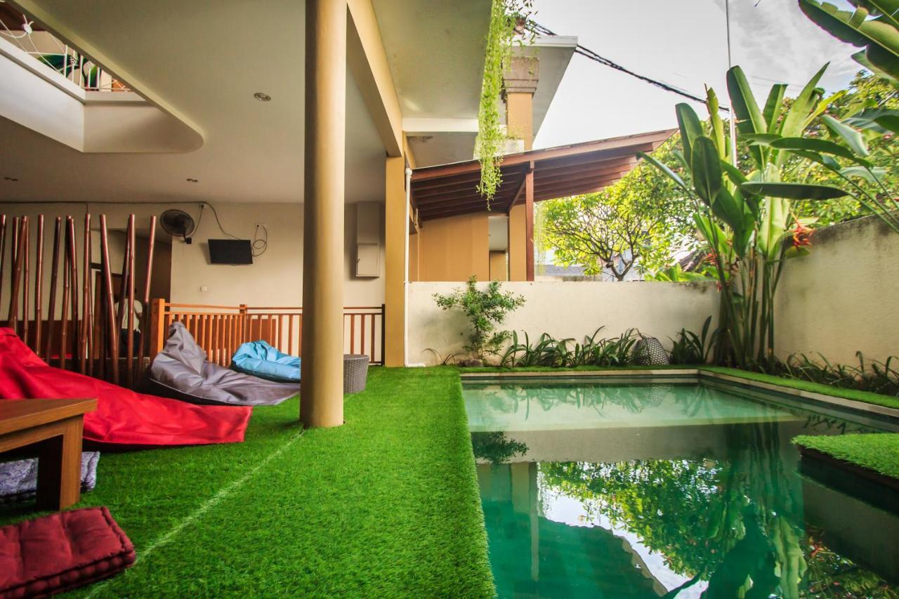 Kuta Suci Guesthouse Ngoại thất bức ảnh